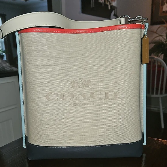 *NEW* COACH Cream and Navy Bag with Red and Light Blue Trim - Picture 1 of 13